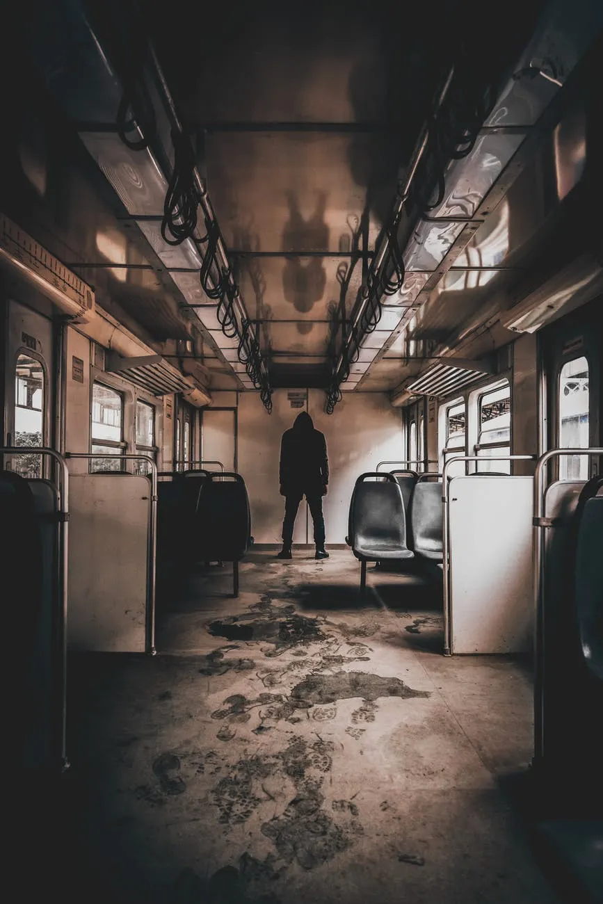 憑實力單身的真男人：在臺鐵火車上，我用短刀救了一個便當